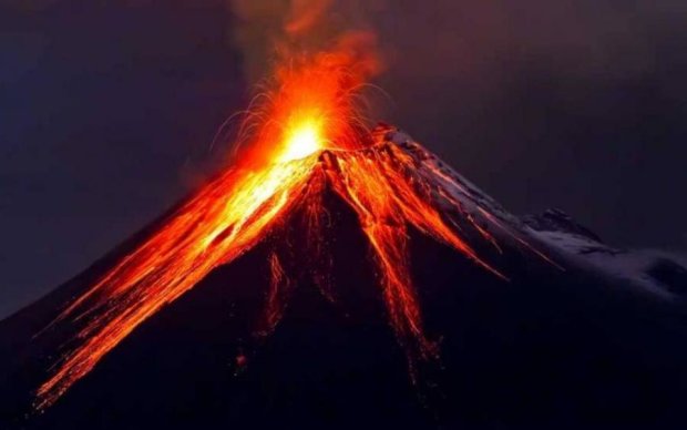 Люди в паніці: вулканічна лава поглинула цілі острови