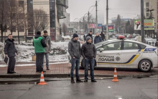 У Тернополі авто катком прокотилося по чоловікові: відео