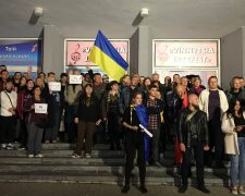 "Ми - не мовчазне стадо!": сотні вінничан сказали "ні" формулі Штайнмаєра