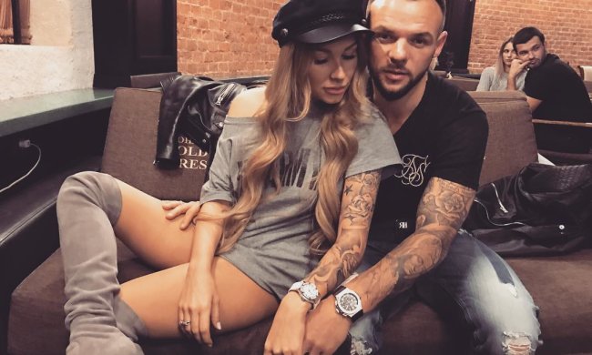 "Если хочешь больше, я не против":  жена игрока Динамо рассказала о семейных тайнах