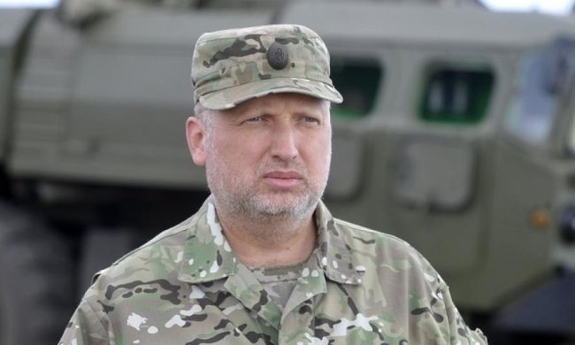 Украинская армия обеспечена и вооружена без Запада, - Турчинов