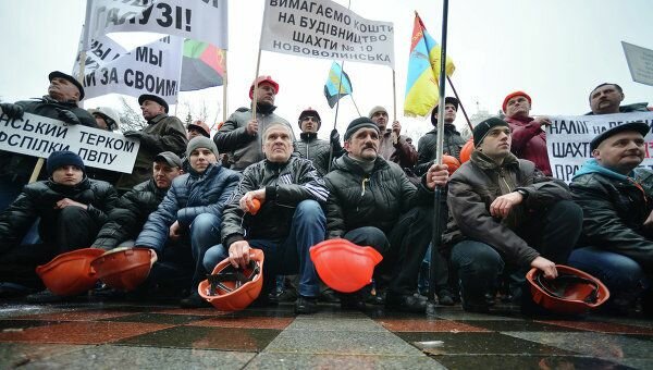 митинг шахтеров под Радой \ фото UkrMedia