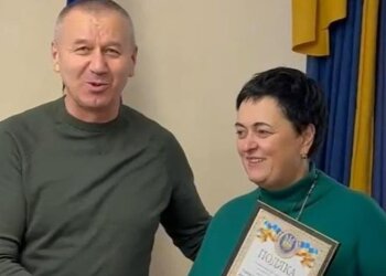 Начальница "Королевы золотых овощерезок". Фото Twitter