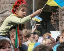 Соцопитування: скільки українців вважають рідною державну мову
