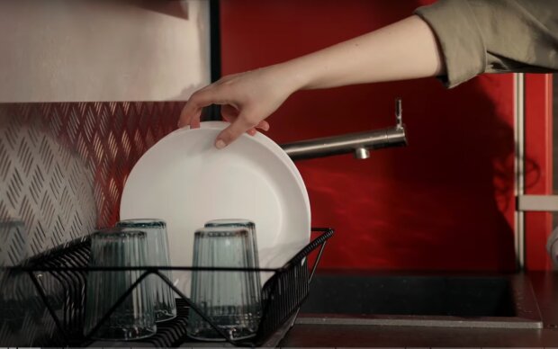 Посуда. Фото: скрин youtube
