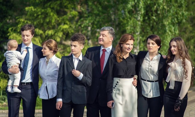 Порошенко готується до "зникнення": залишилось зовсім недовго, разом з сином