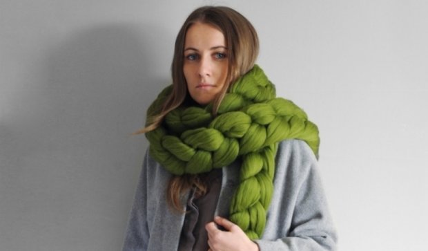 Українка підкорила світ об'ємними шарфами (відео)