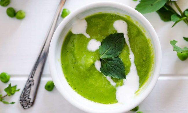 Гороховий суп з м'ятою: низькокалорійний рецепт