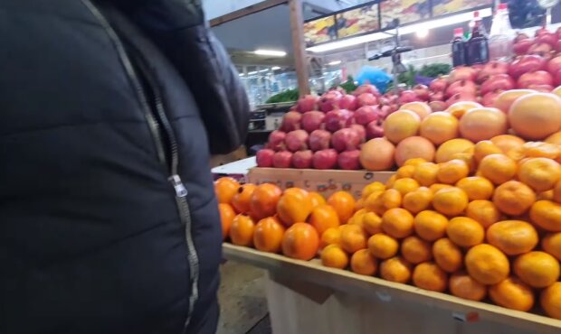 Продукты на рынке, кадр из видео