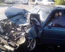 Мер Лисичанська на Mazda врізався в тролейбус (фото, відео)