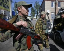 Боевики "ДНР" вывозят награбленное фурами