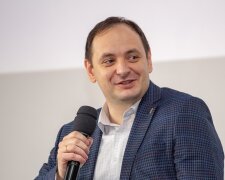 Марцінків потролив франківчан за інтим на ратуші: "Чекає на кожного"