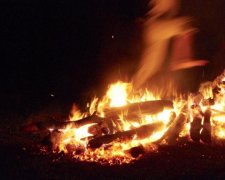 У мережі показали 10 тонн "кайфу" у вогні