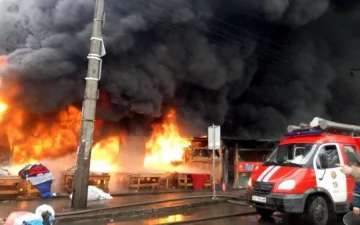 Киев в огне: появились кадры сильнейшего пожара