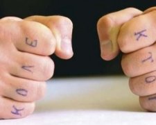 Спалювання дітей – новий вид погроз російських колекторів