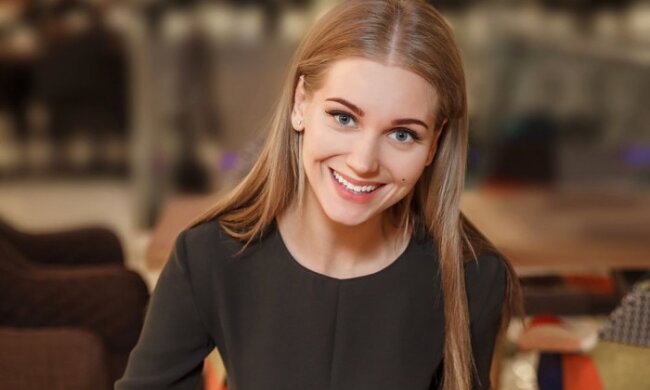 Дружину Гаріка Харламова Христину Асмус "поховали": надгробну плиту встановили в московському ВДНГ