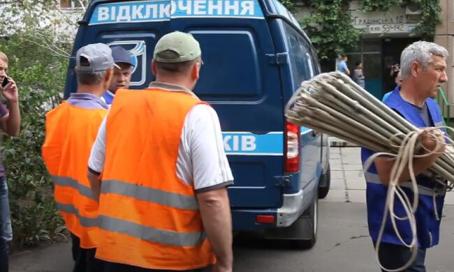 Работники водоканала. Фото: скрин youtube