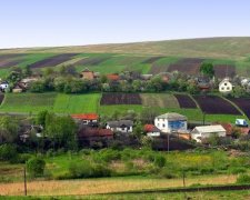 Кабмін заощадив на українській глибинці