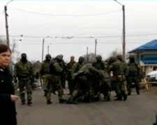 Опубліковано відео силової "ліквідації" блокади Донбасу