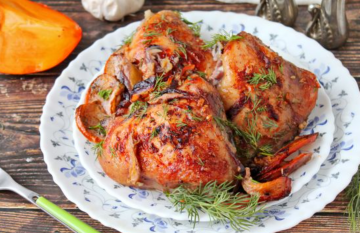 Бедрышки с хурмой, кадр из видео