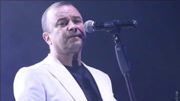 Віктор Павлик навідався на цвинтар до найріднішого, сльози на очах: "Ну привіт, синку"