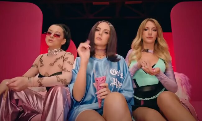 Леся Никитюк и Настя Каменских, скриншот: Youtube