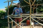 "Золотые руки": актер "Варьяты-шоу" учит поклонников мастерить настоящие деревянные шедевры