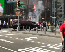 У Нью-Йорку автомобіль протаранив натовп людей: фото