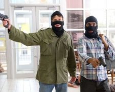 Пограбування ресторану перетворили на рекламний ролик (відео)