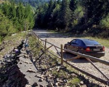 Синевірський перевал на Закарпатті перетворюється на «дорогу смерті» (фото)