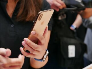 Девушка с iPhone, 24 канал