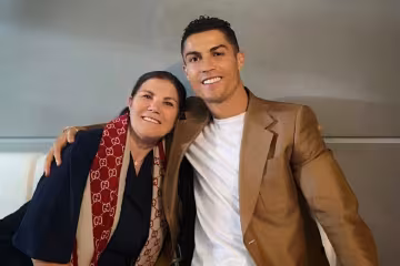 Кріштіану Роналду з мамою