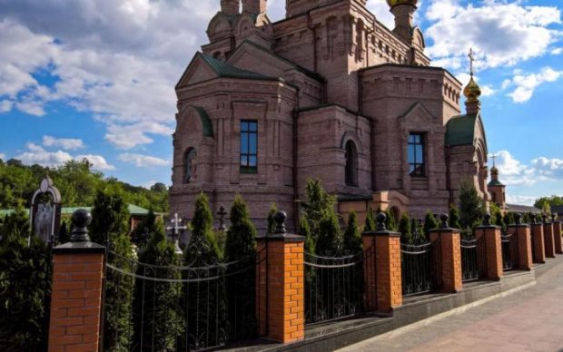 Московские попы приютили террориста в киевском храме: видео