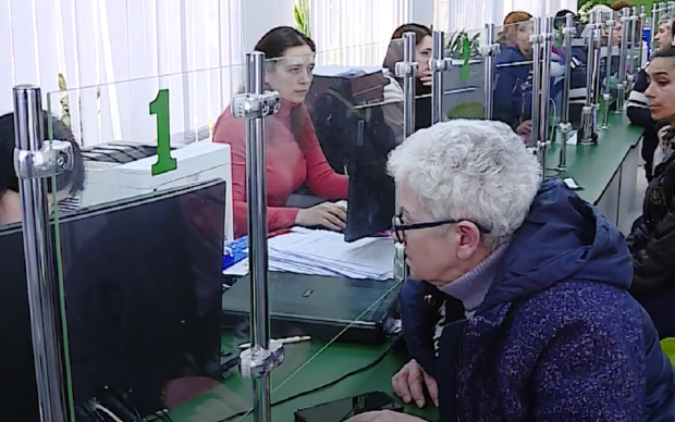 Осеннее повышение пенсий: кому добавят денег