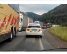 Трасу Київ-Чоп перекрили з невідомих причин