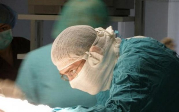 Прорив у медицині: хірурги вперше імплантували пацієнтові надруковану кістку