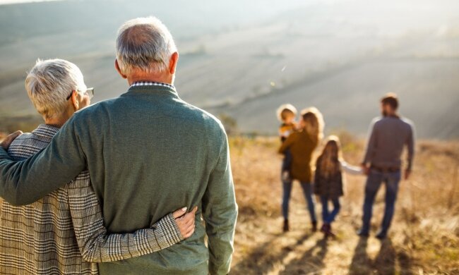 Родители и взрослые дети: фото Sixty and me