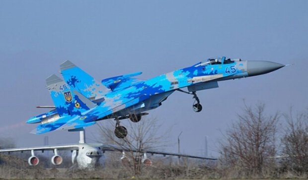Як «переодягали» Су-27: рулони кальки і терпіння (фото)