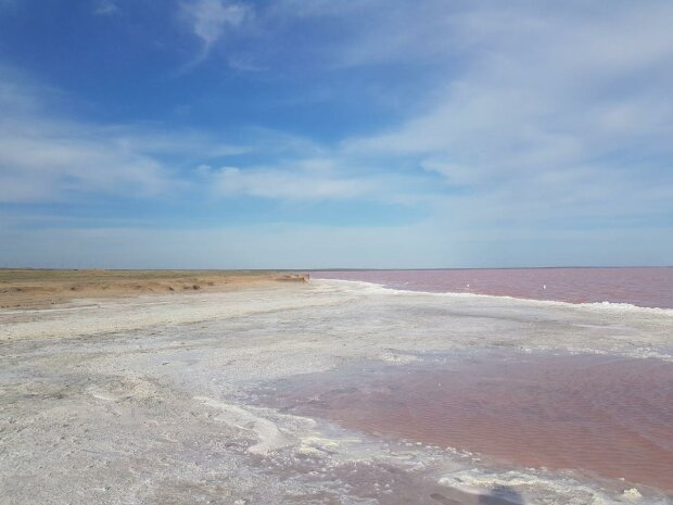 Розовое озеро и украинская пустыня - как устроить незабываемый отпуск, не выезжая за границу