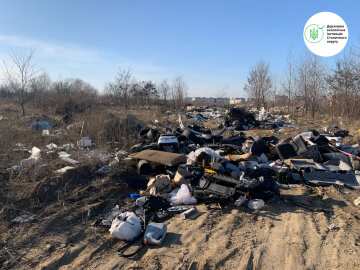 незаконне сміттєзвалище