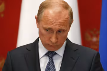 Путин раздает бумажное оружие против Украины: повторяется венгенский сценарий