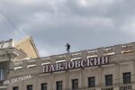У центрі Харкова засікли "Карлсона", очевидці оніміли: "Куди скидатися на лікування?"