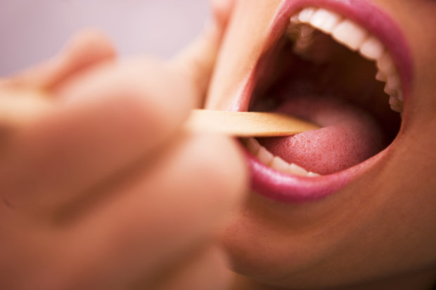 Як позбавитися болю в горлі: топ-7 перевірених способів