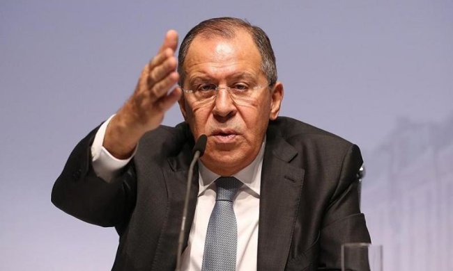 За поребриком бурлит: у Лаврова отреагировали на декоммунизацию ВОВ