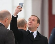 Старий новий прем'єр Медведєв вирішив повернути росіян у минуле століття
