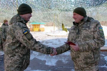 Командування ООС нагородило воєнкорів, фото: штаб ООС