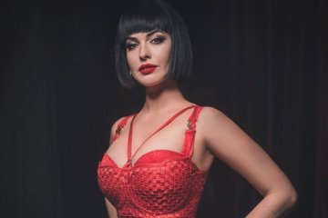 Астафьева развратила известного юмориста: стянула штаны и встала на коленки