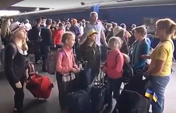 Біженці з Донбасу, скріншот: YouTube