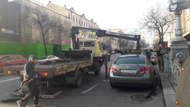 Закон Зеленского поставил водителей в тупик: скандал охватит всю Украину - людей не берут