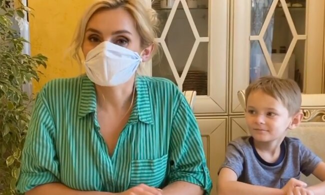 Ирина Федишин с сыном, скрин с видео